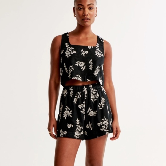 NEW shorts set from Abercrombie - Picture 3 of 10